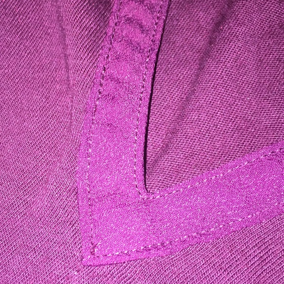 Vneck T-shirt - Picture 3 of 3